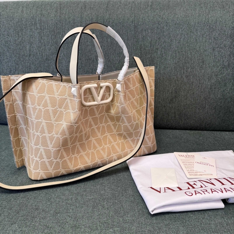 Va1e*ntin0 shopping bag